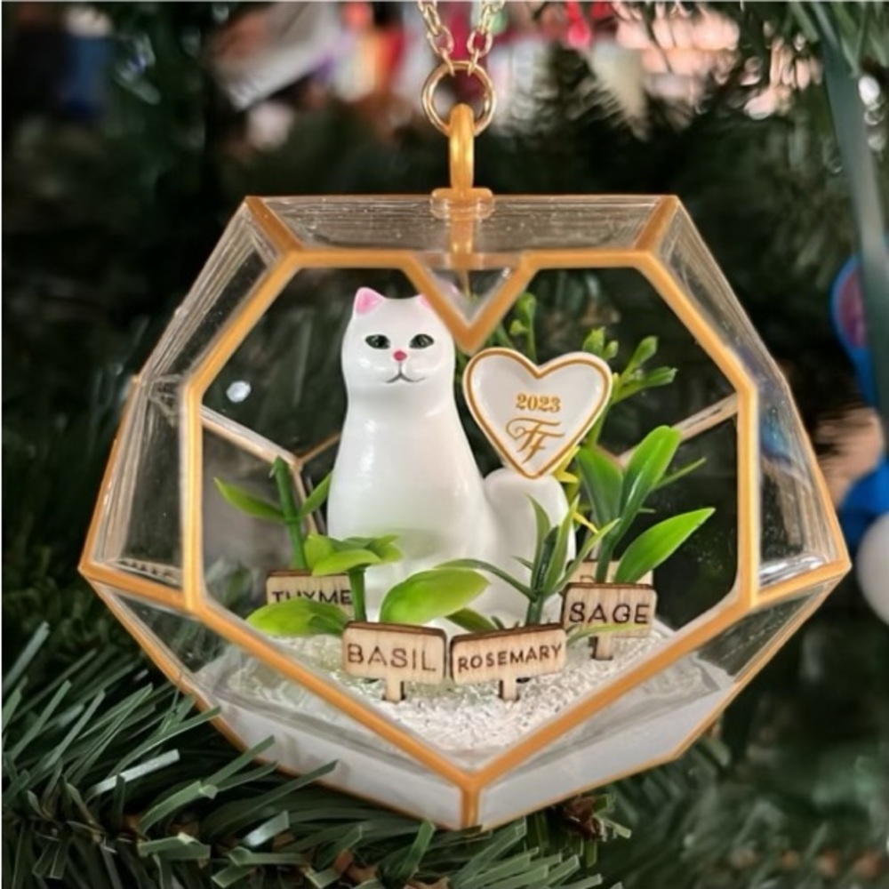 2023 Fancy Feast Cat Ornament new.